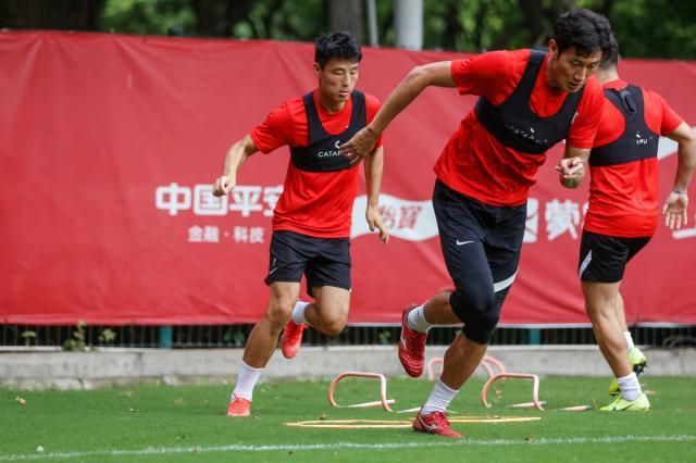 赛事直播-海港训练课武磊巴尔加斯有默契 已具备出场状态