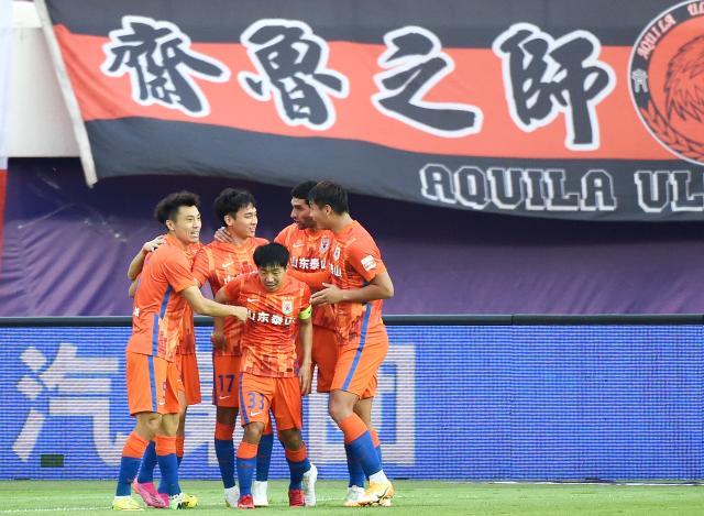百度体育英超-【中超综述】上海双雄两连平泰山领跑 京粤取连胜