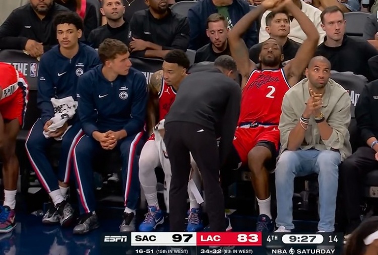 体育资讯-伤不起啊！伦纳德防守时又被撞到&amp;一瘸一拐 已确定退赛！